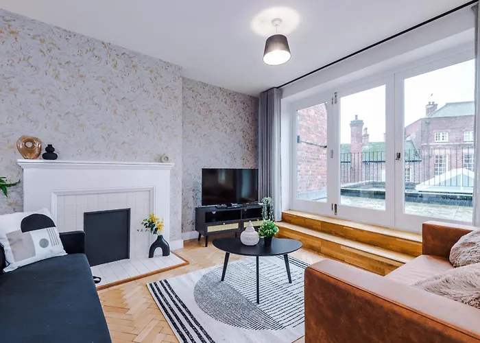 Modern Central York Abode - Roof Terrace