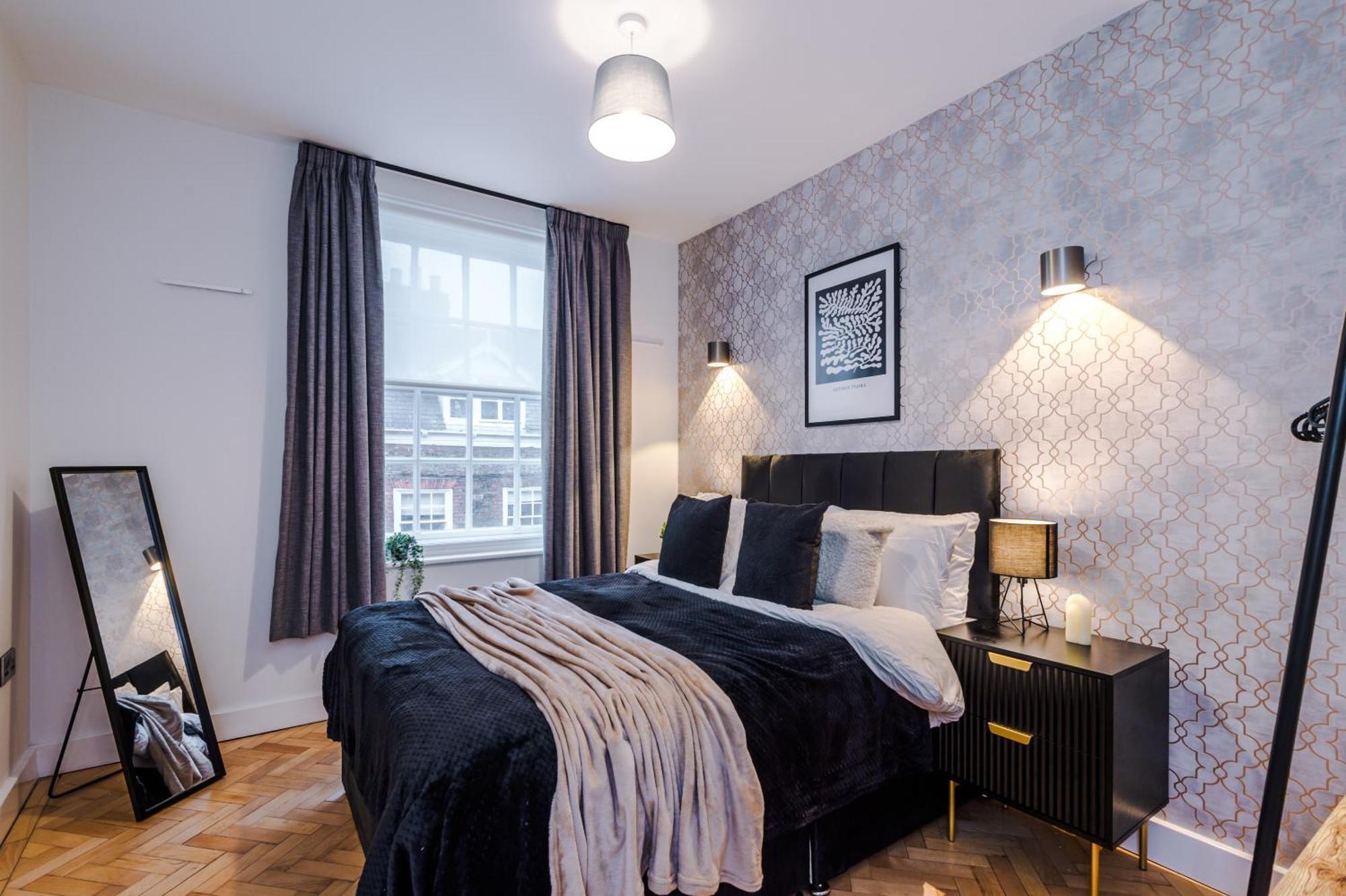 Modern Central Abode - Roof Terrace Apartment *